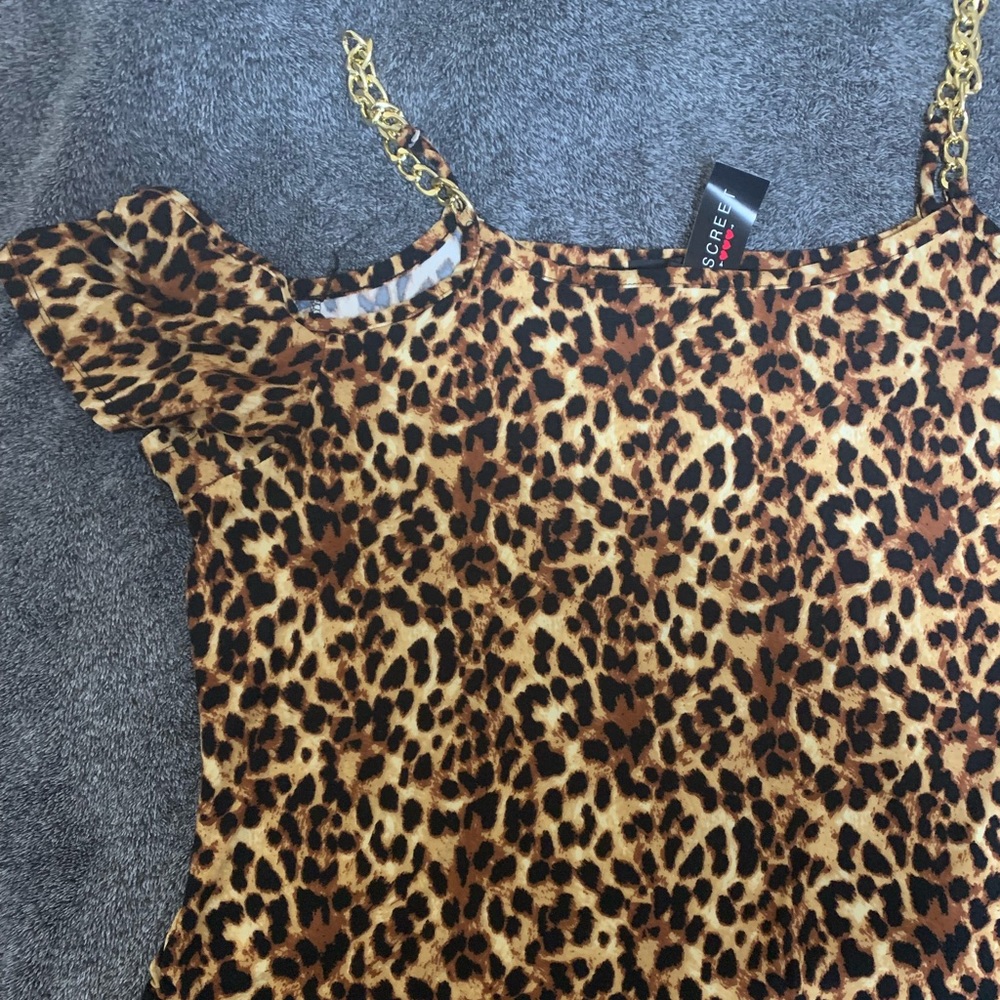 2 xl beautiful leopard top